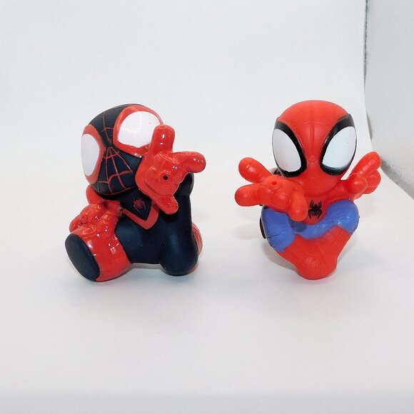 Spidey & Amazing Friends 2 Bath Toy Pool Water Squirters Spiderman Miles Morales - Picture 1 of 4